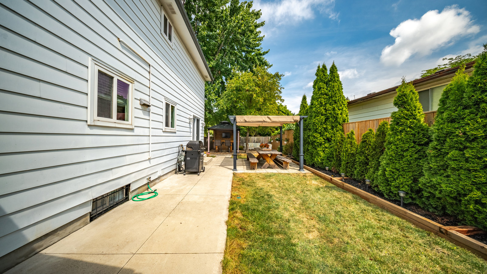 028_exterior-7_564