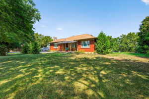 1-web-or-mls-1300 Colborne St E, Brantford-1