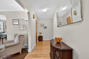 10-web-or-mls-1300 Colborne St E, Brantford-10