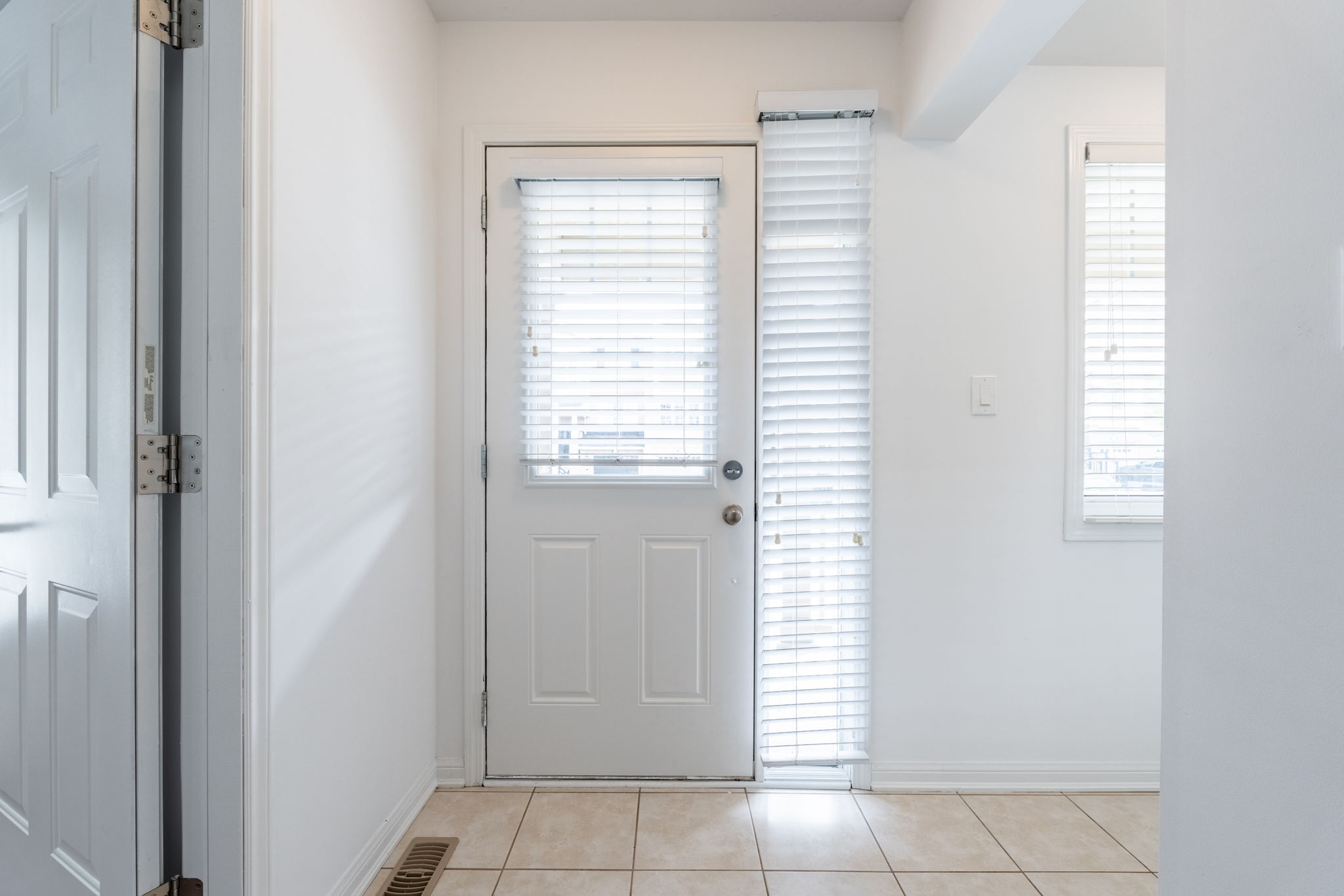 11-web-or-mls-12 Emick Dr, Ancaster-11