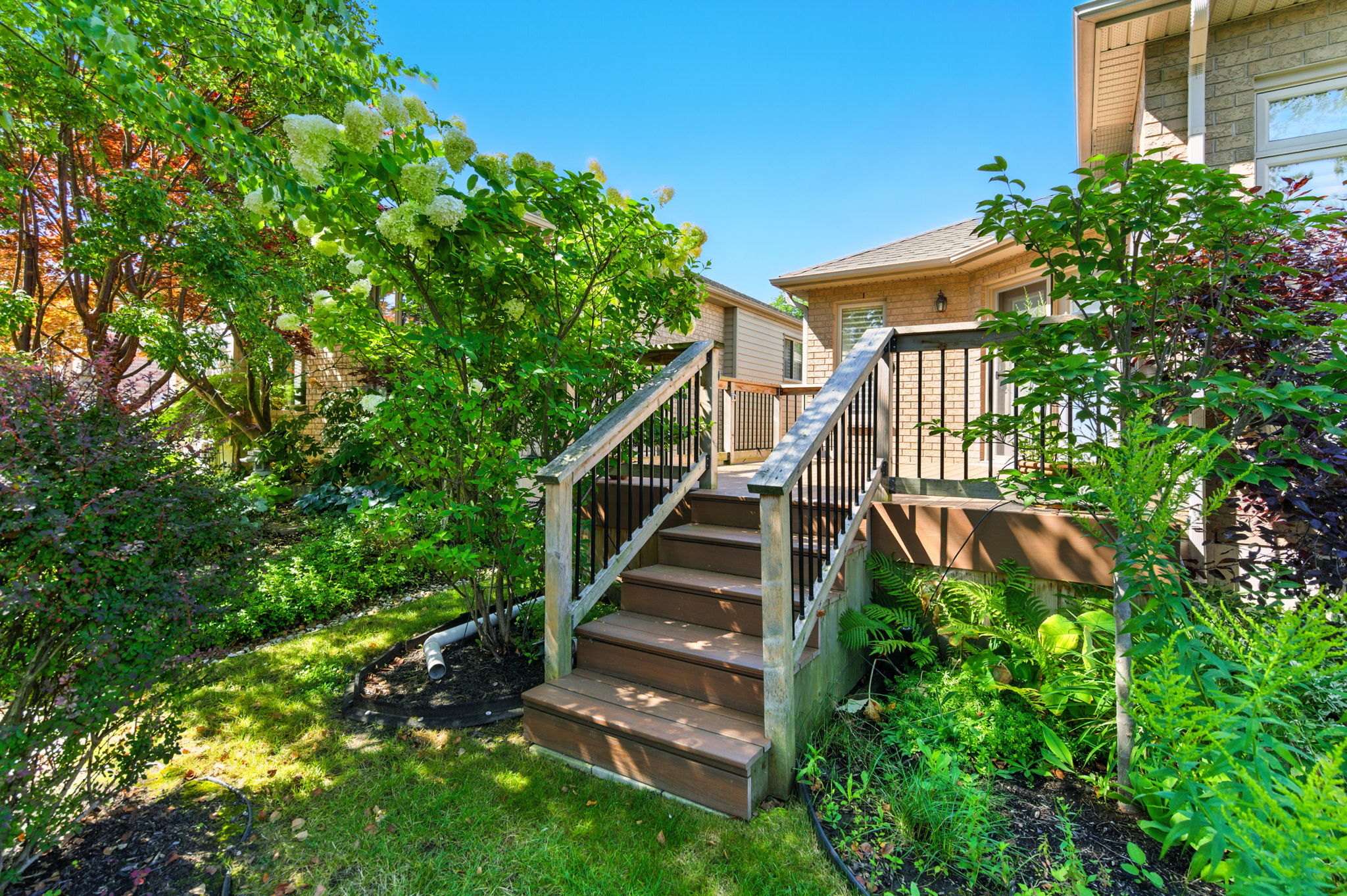 11-web-or-mls-345 Southcote Rd, Hamilton-11