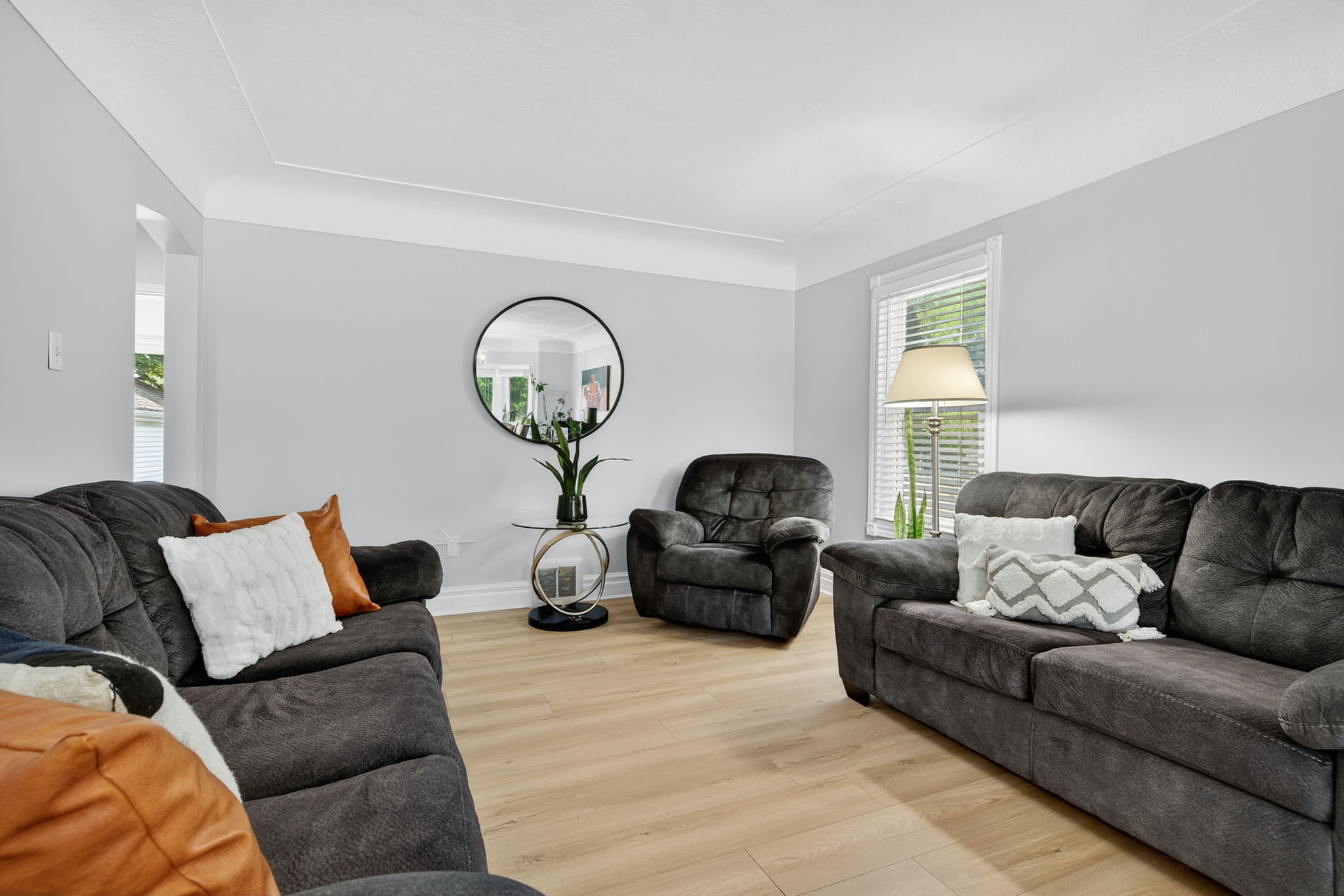 11-web-or-mls-64 Vola Ct, Hamilton-11