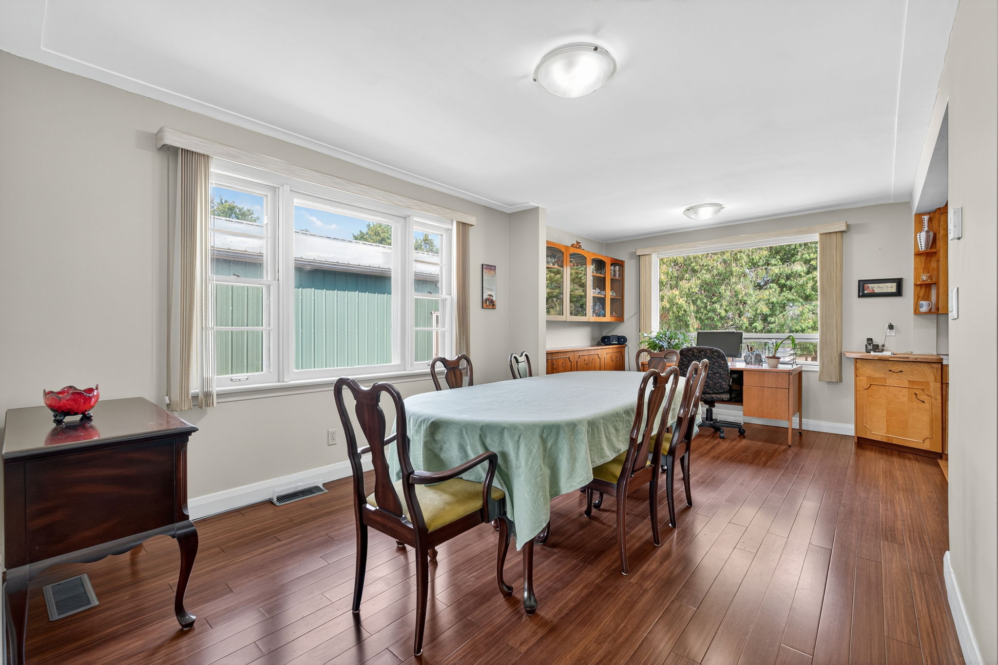 14-web-or-mls-1300 Colborne St E, Brantford-14