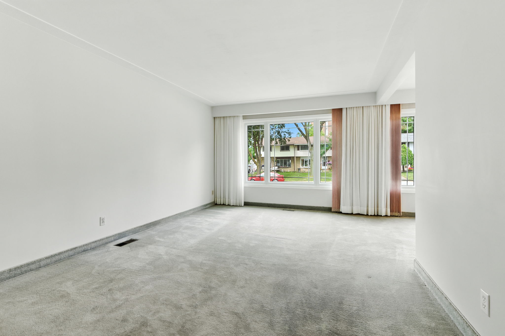 14-web-or-mls-24 Meadowlark Dr, Hamilton - Frank14