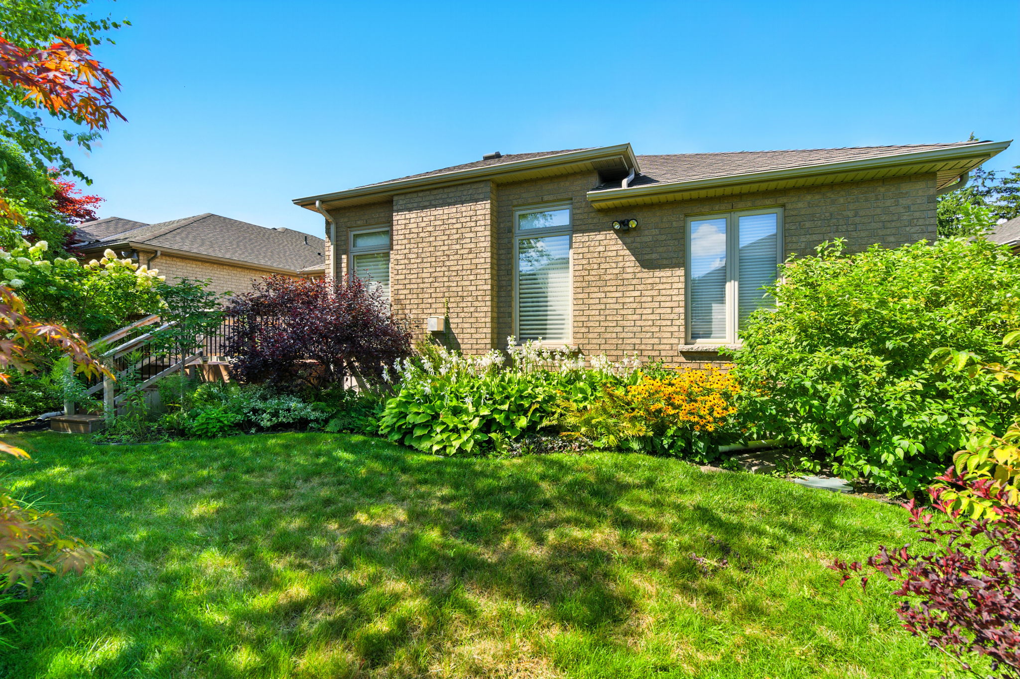 15-web-or-mls-345 Southcote Rd, Hamilton-15