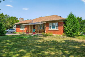 2-web-or-mls-1300 Colborne St E, Brantford-2