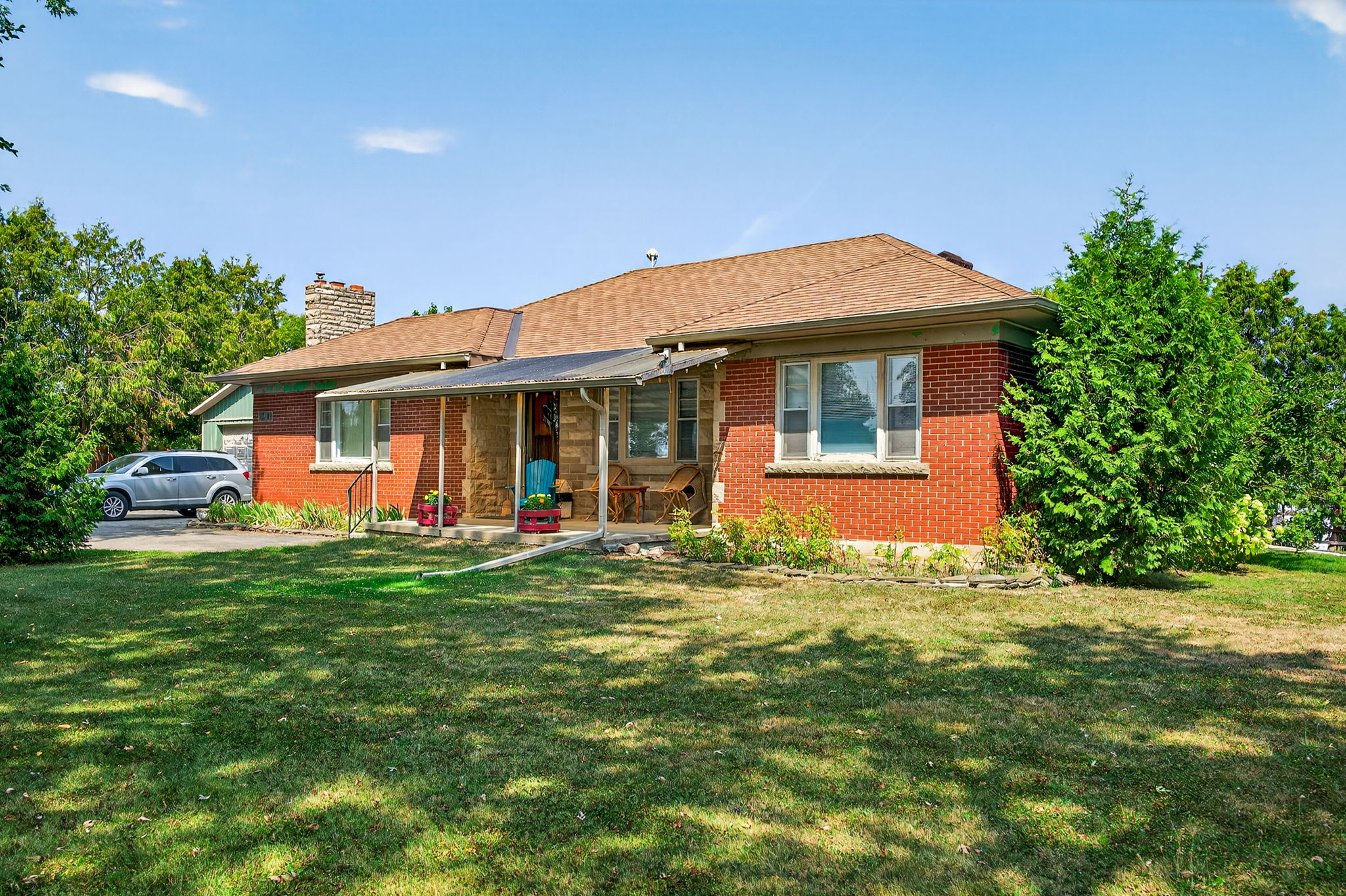 2-web-or-mls-1300 Colborne St E, Brantford-2