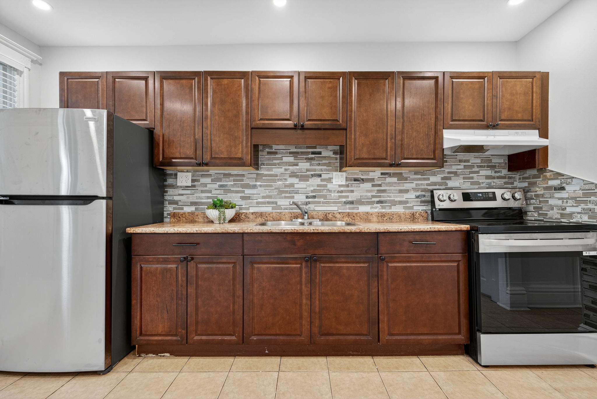 20-web-or-mls-84 Ray St S, Hamilton-20
