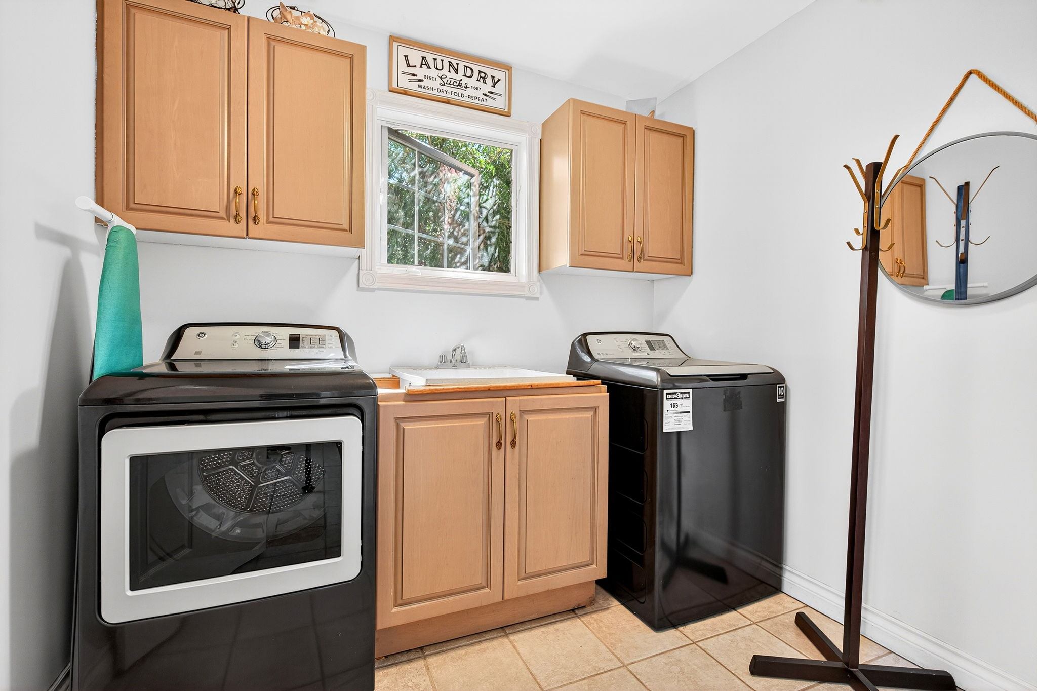 25-web-or-mls-18 Konstantine Ct, Hamilton-10