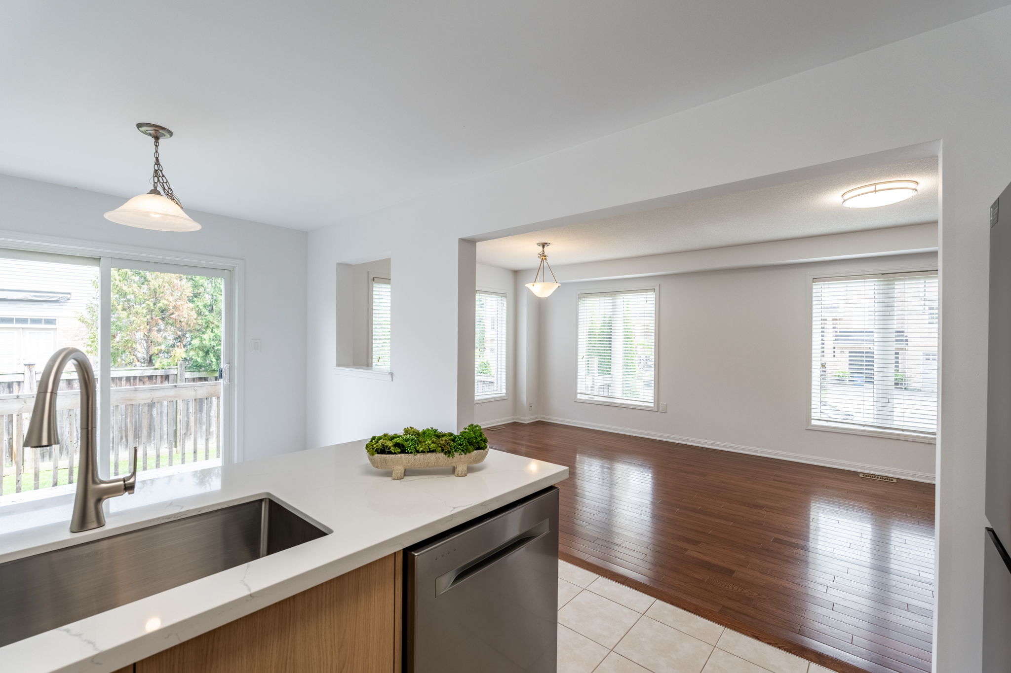 28-web-or-mls-12 Emick Dr, Ancaster-28
