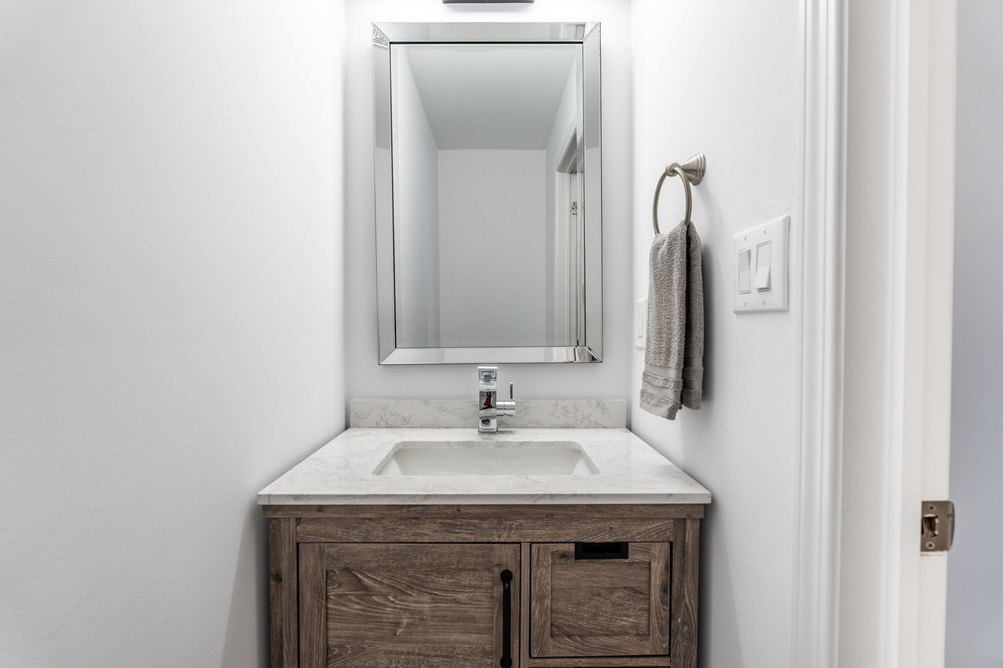 35-web-or-mls-12 Emick Dr, Ancaster-35