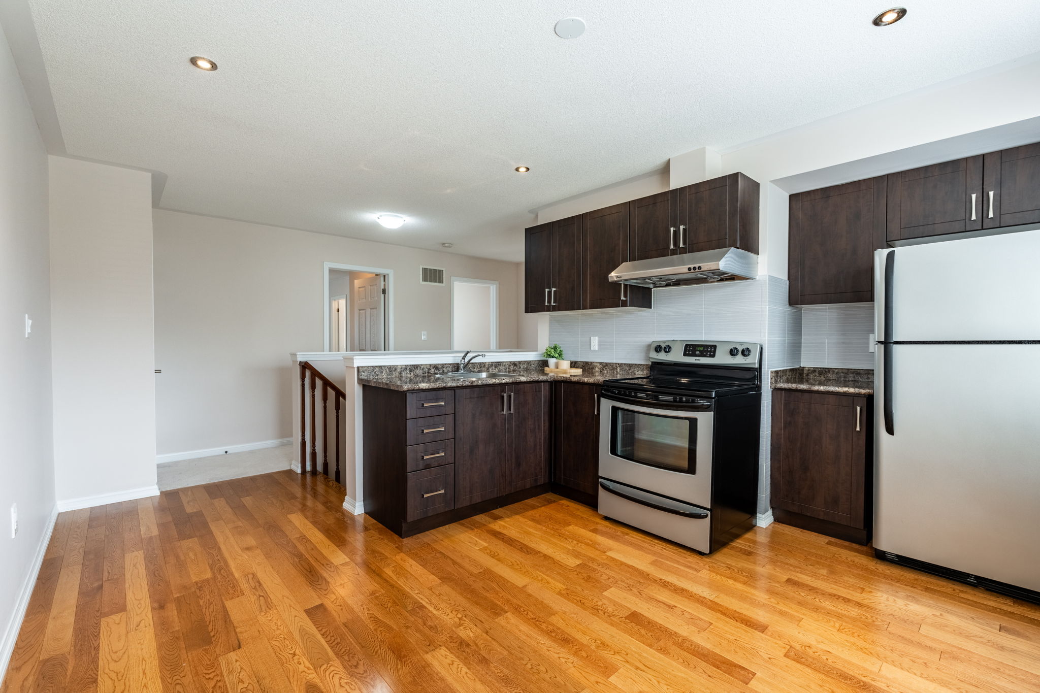 41-web-or-mls-12 Emick Dr, Ancaster-41