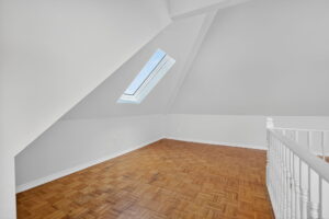 44-web-or-mls-84 Ray St S, Hamilton-44