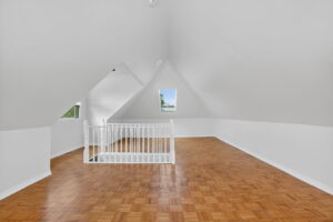 46-web-or-mls-84 Ray St S, Hamilton-46