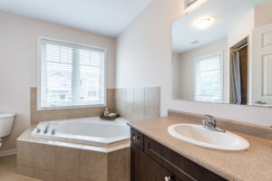 50-web-or-mls-12 Emick Dr, Ancaster-50