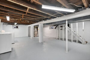50-web-or-mls-84 Ray St S, Hamilton-50