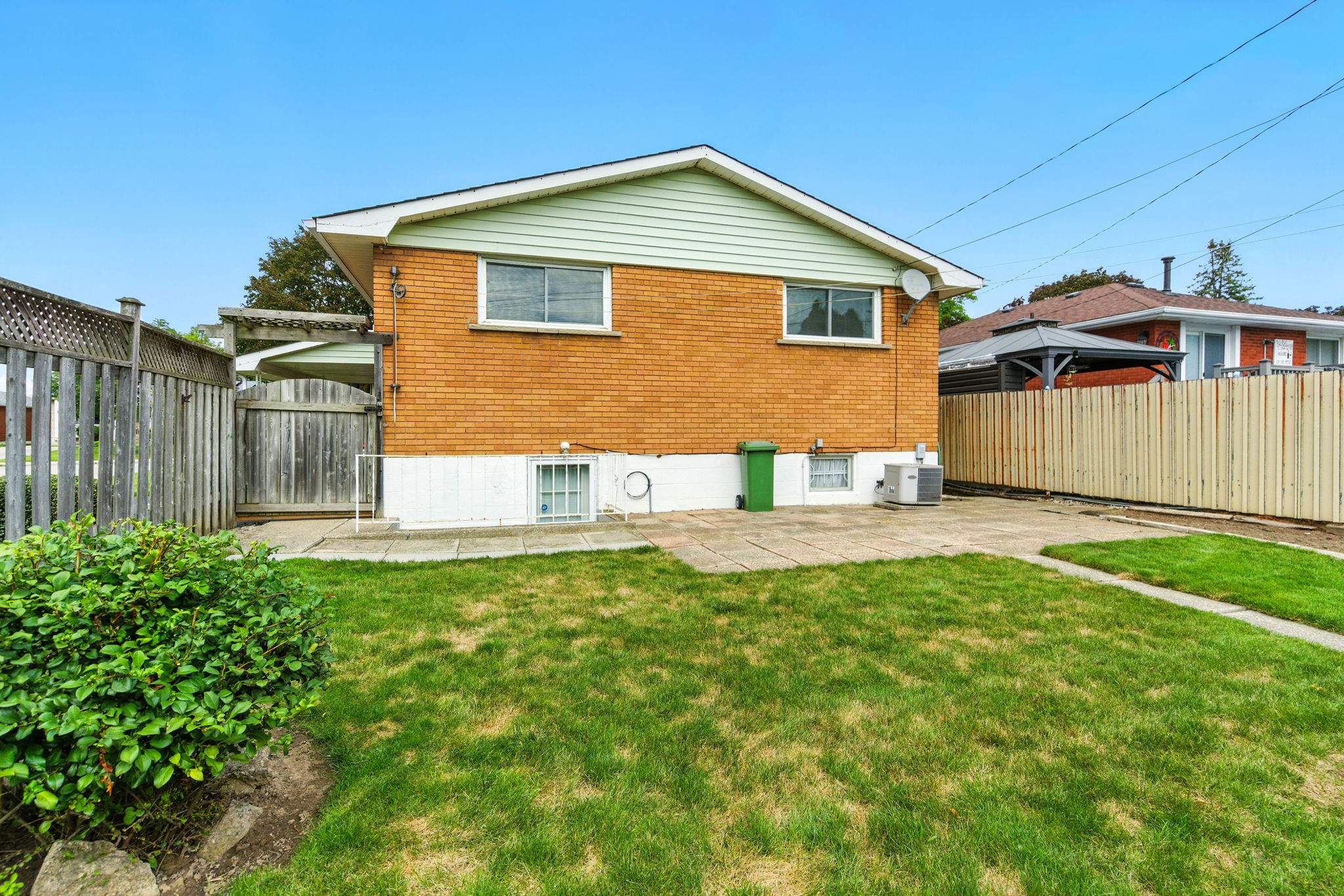 53-web-or-mls-24 Meadowlark Dr, Hamilton - Frank53