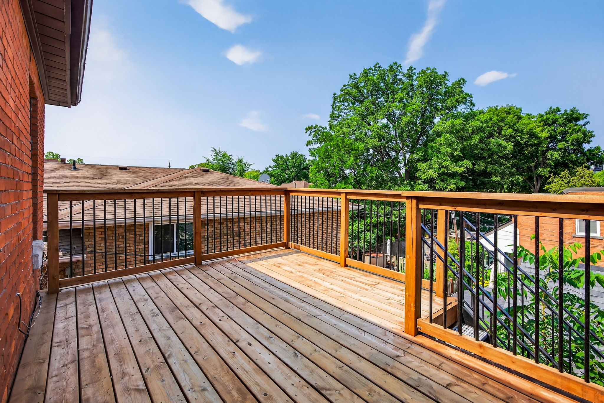 58-web-or-mls-84 Ray St S, Hamilton-58