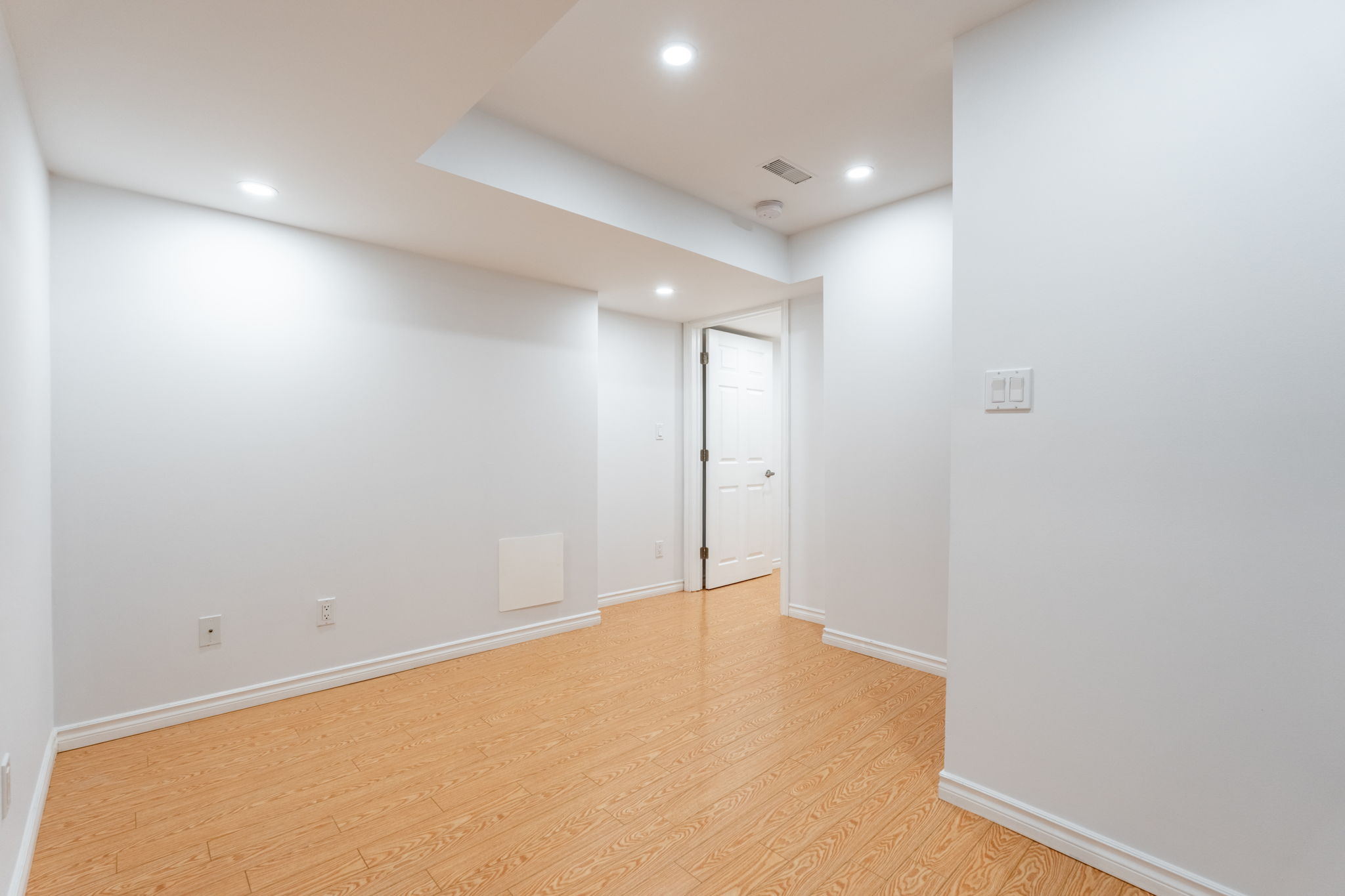 64-web-or-mls-12 Emick Dr, Ancaster-64