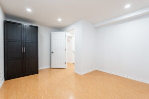 70-web-or-mls-12 Emick Dr, Ancaster-70