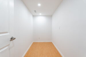 71-web-or-mls-12 Emick Dr, Ancaster-71