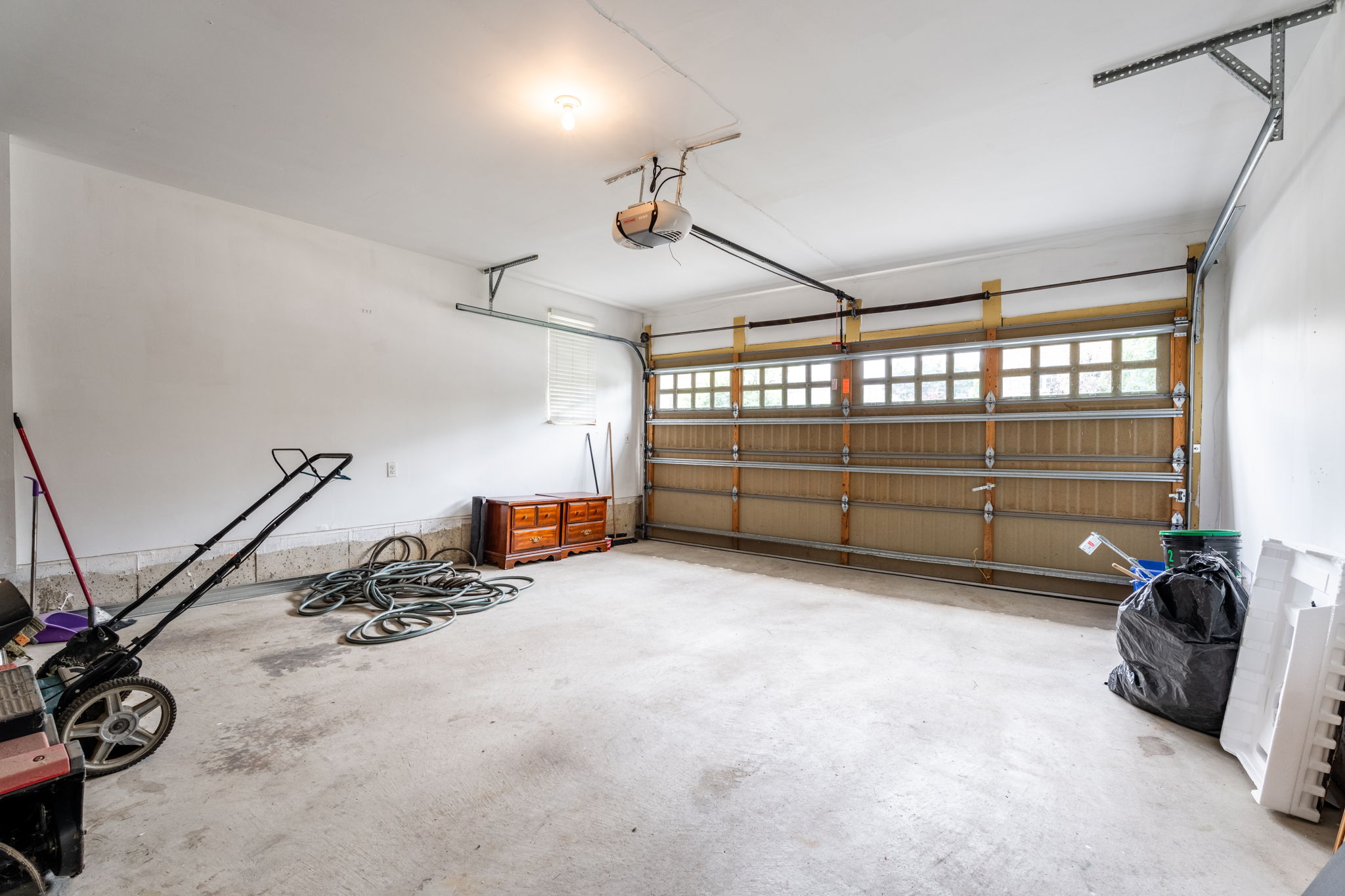 74-web-or-mls-12 Emick Dr, Ancaster-74