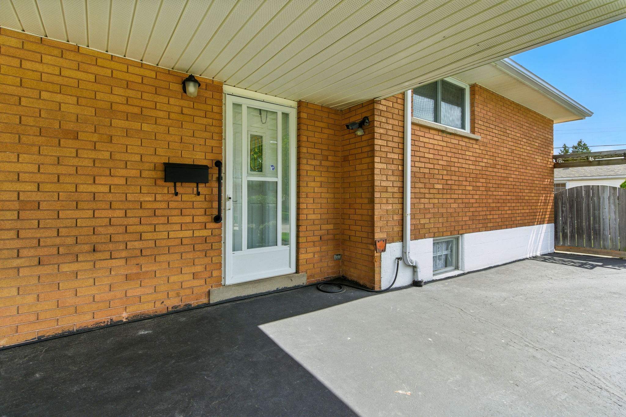 8-web-or-mls-24 Meadowlark Dr, Hamilton - Frank8