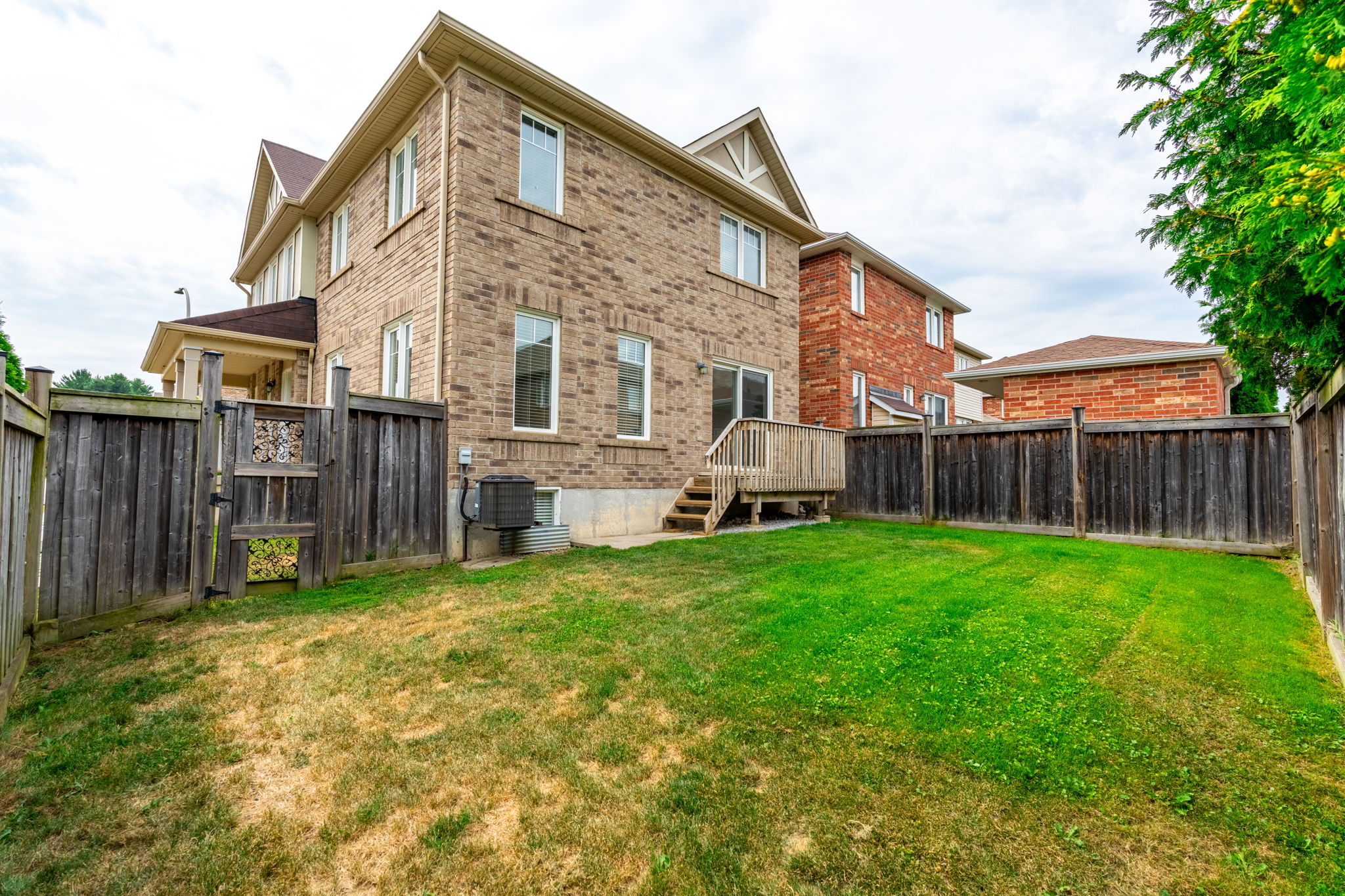 88-web-or-mls-12 Emick Dr, Ancaster-88
