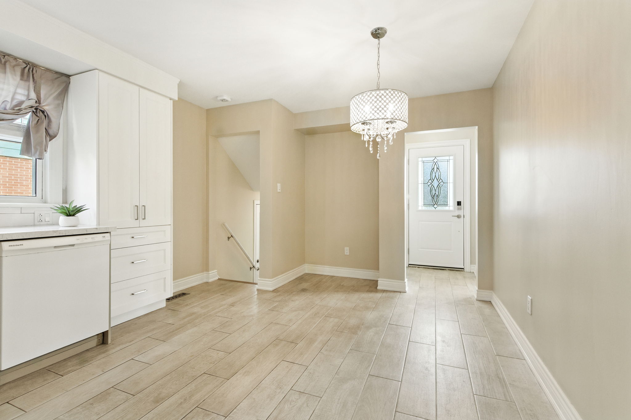 10-web-or-mls-174 Broker Dr, Hamilton-10