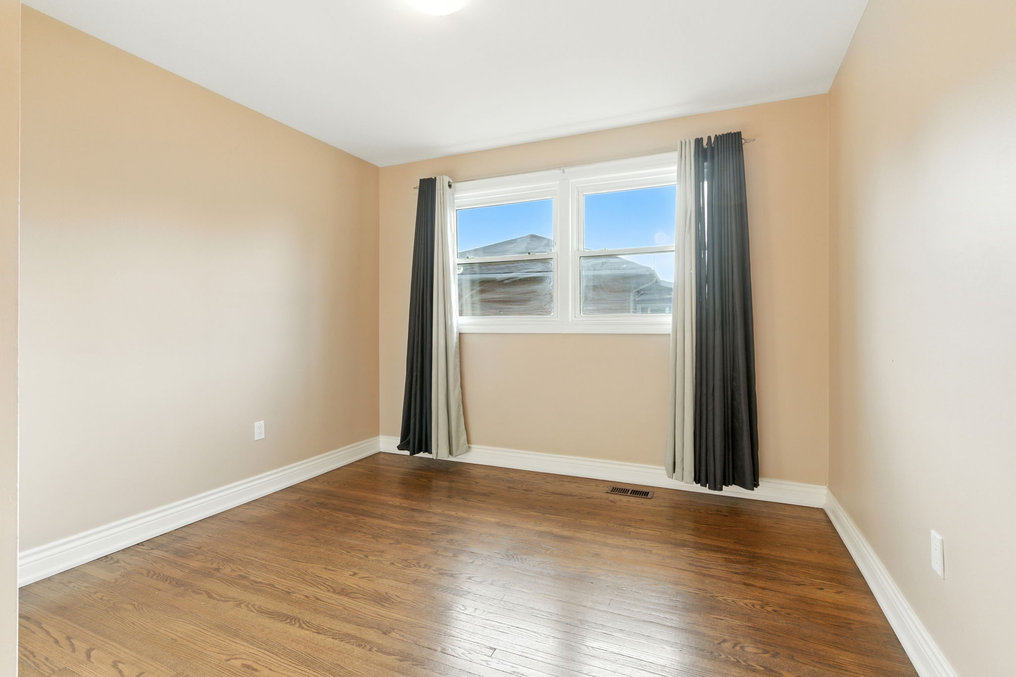 15-web-or-mls-174 Broker Dr, Hamilton-15