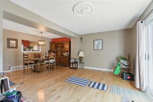 16-web-or-mls-16-Renzo Passaretti_145 Rice Ave 73, Hamilton