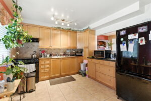 18-web-or-mls-18-Renzo Passaretti_145 Rice Ave 73, Hamilton