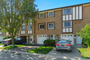 2-web-or-mls-02-Renzo Passaretti_145 Rice Ave 73, Hamilton