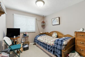 22-web-or-mls-22-Renzo Passaretti_145 Rice Ave 73, Hamilton