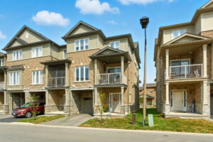 3-web-or-mls-9 Laguna Vlg Cres, Stoney Creek-3