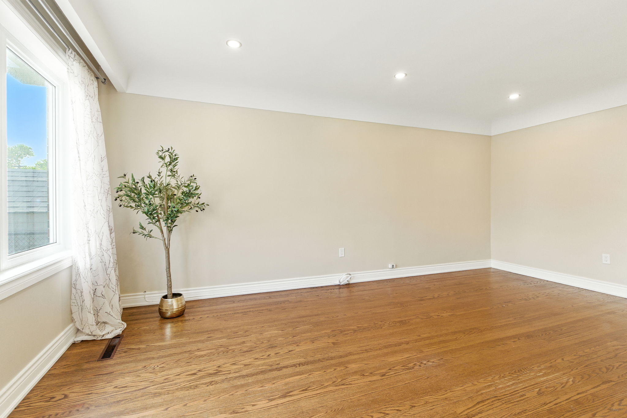 7-web-or-mls-174 Broker Dr, Hamilton-7