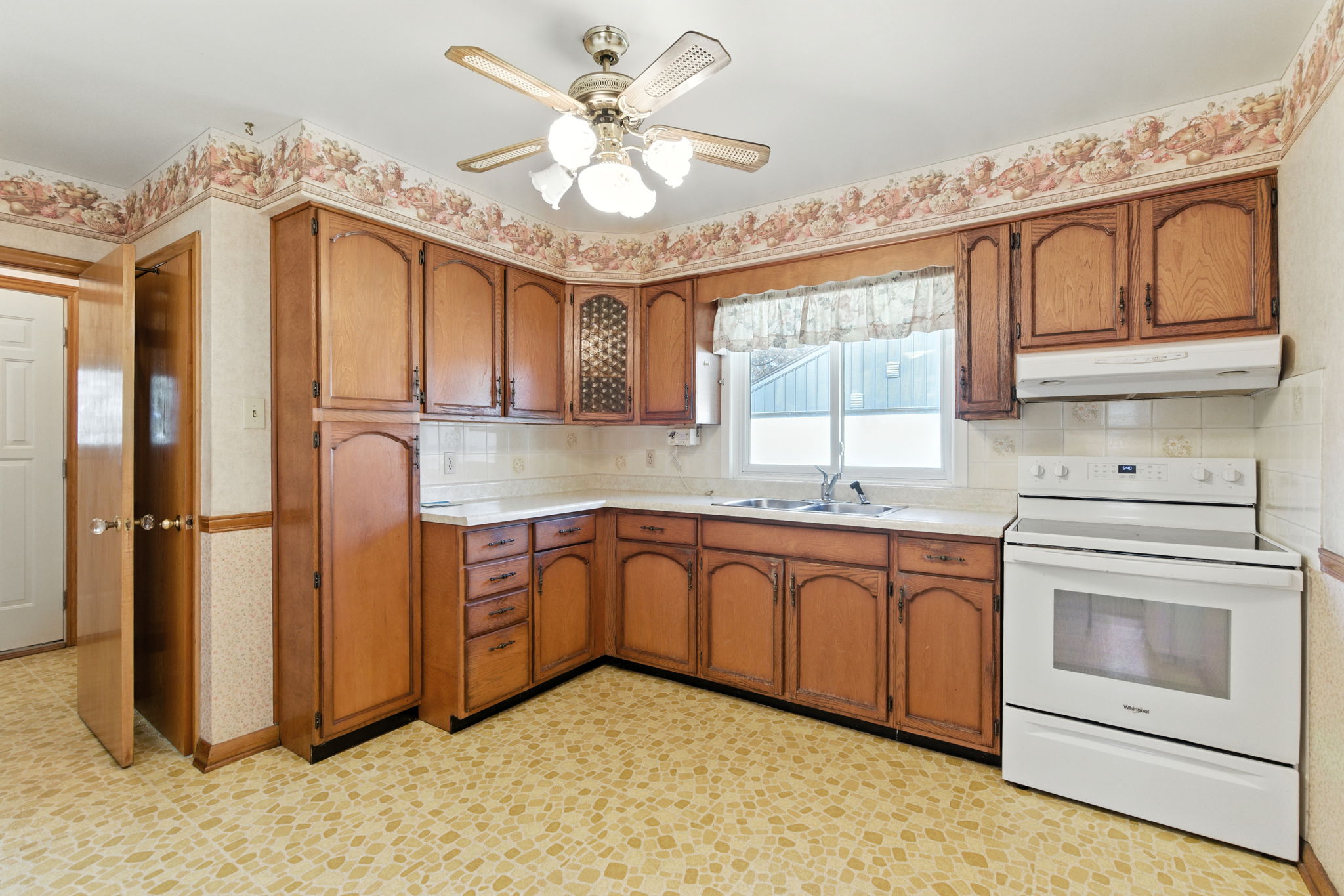 14-web-or-mls-27 Warren Ave, Hamilton-14