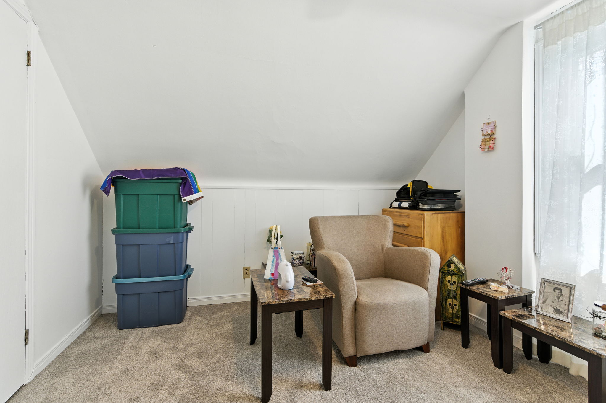 24-web-or-mls-210 E 12th St, Hamilton-24