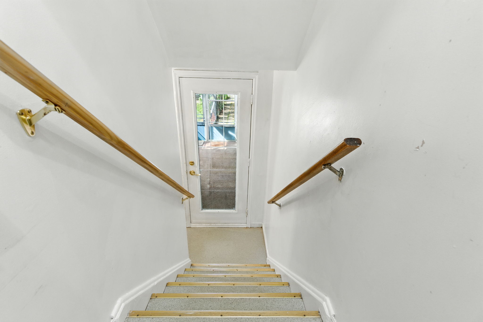 30-web-or-mls-210 E 12th St, Hamilton-30