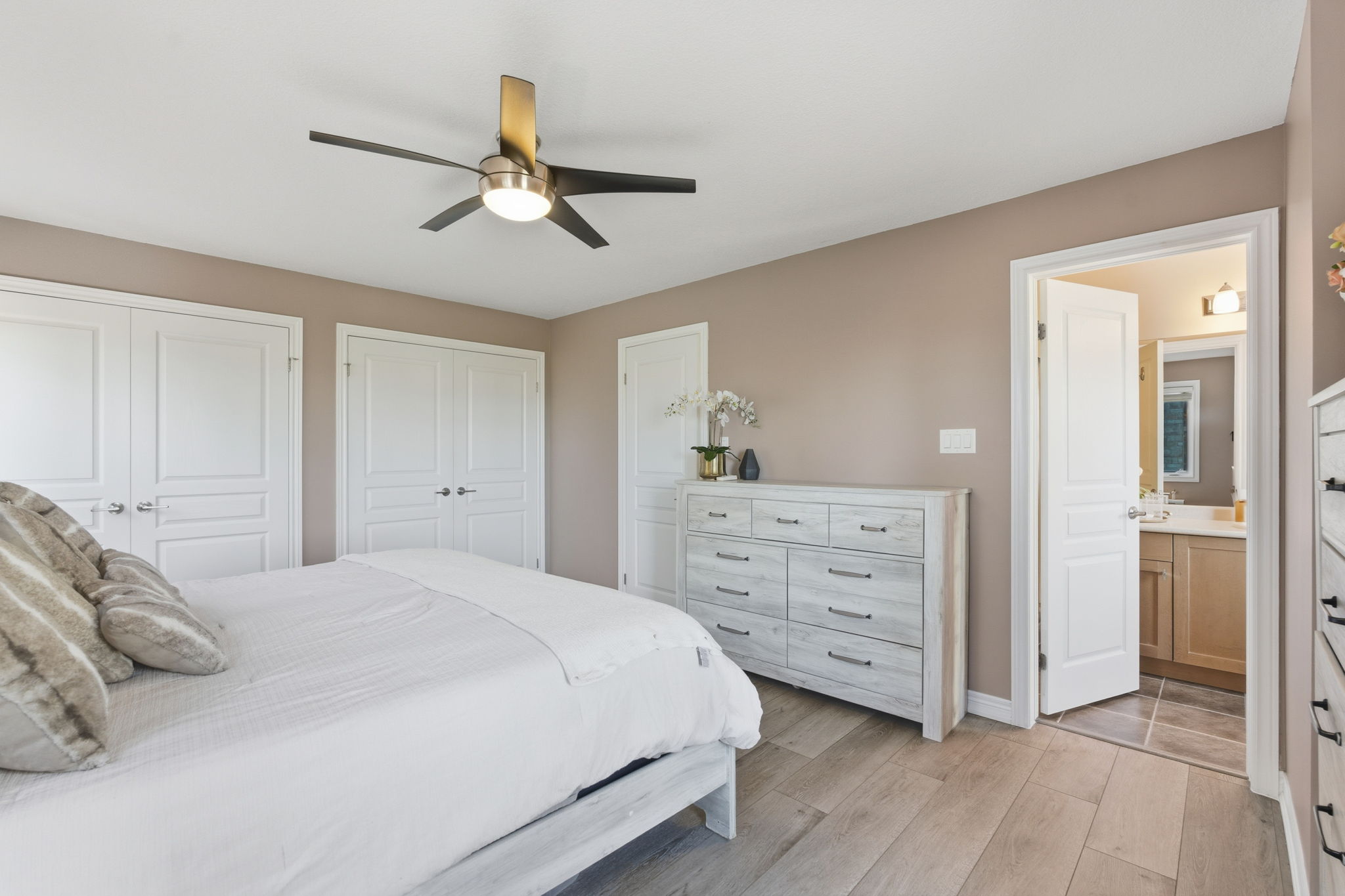 44-web-or-mls-541 Winston Rd 85, Grimsby-44