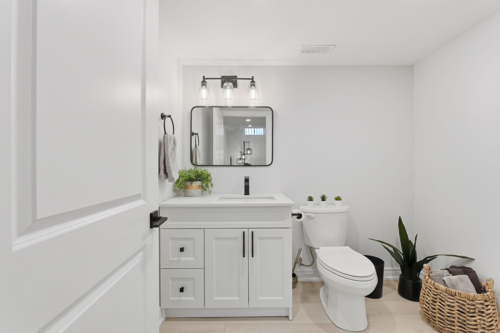 60-web-or-mls-541 Winston Rd 85, Grimsby-60