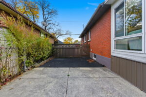 69-web-or-mls-115 McElroy Rd E, Hamilton -69