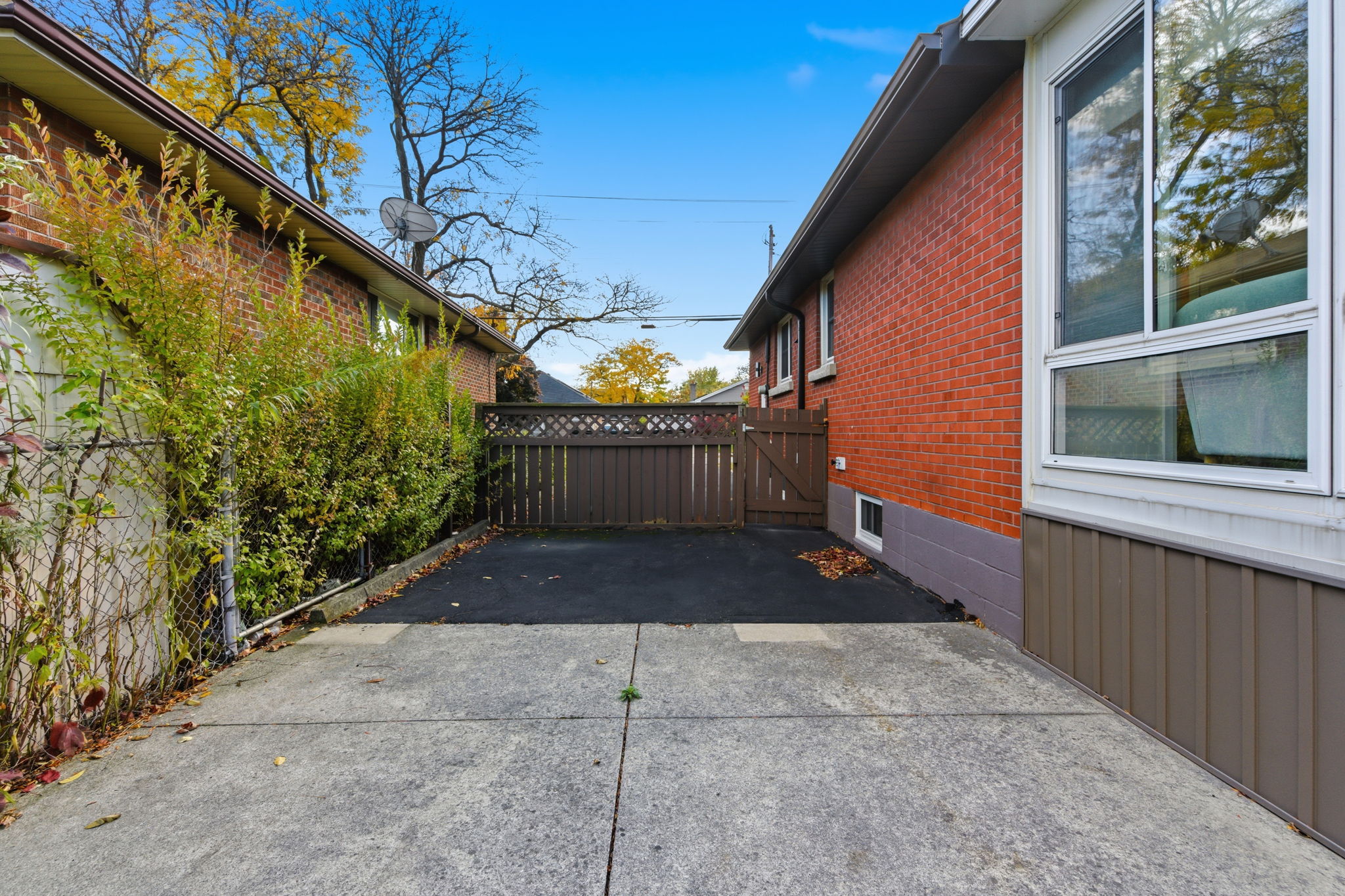 69-web-or-mls-115 McElroy Rd E, Hamilton -69