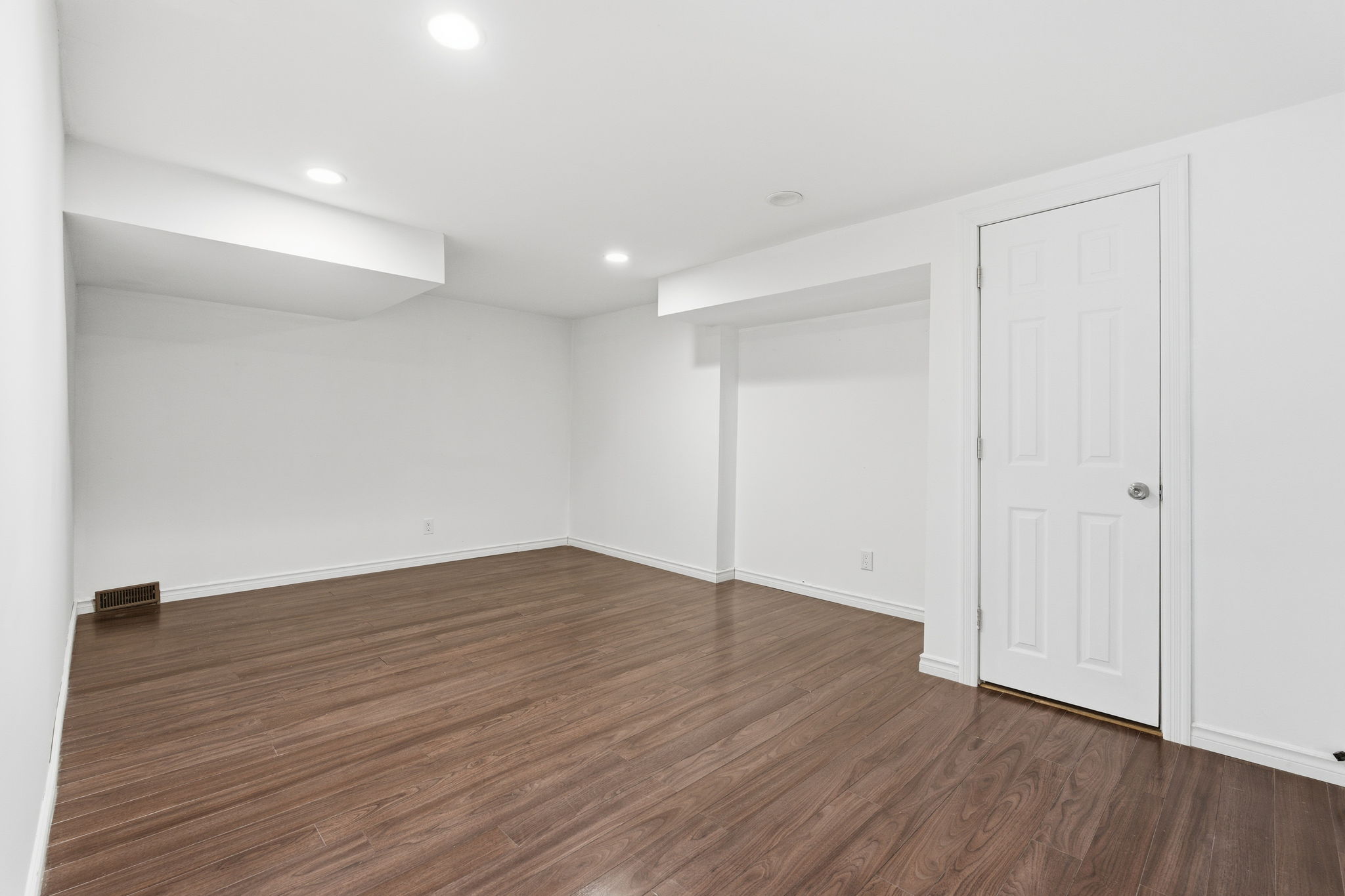 44-web-or-mls-352 E 28th St, Hamilton-44