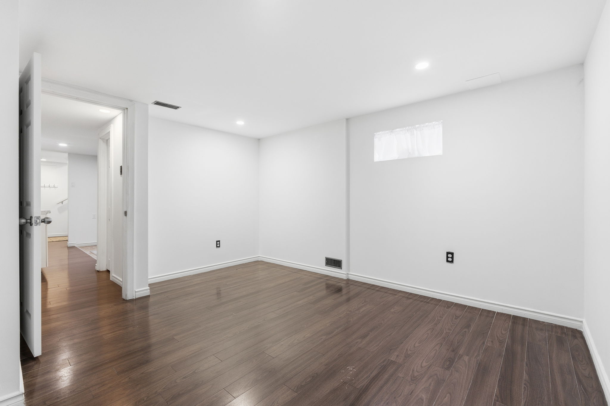 53-web-or-mls-352 E 28th St, Hamilton-53