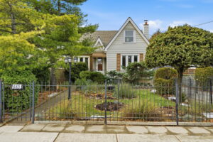 1-web-or-mls-685 Dunn Ave, Hamilton-1