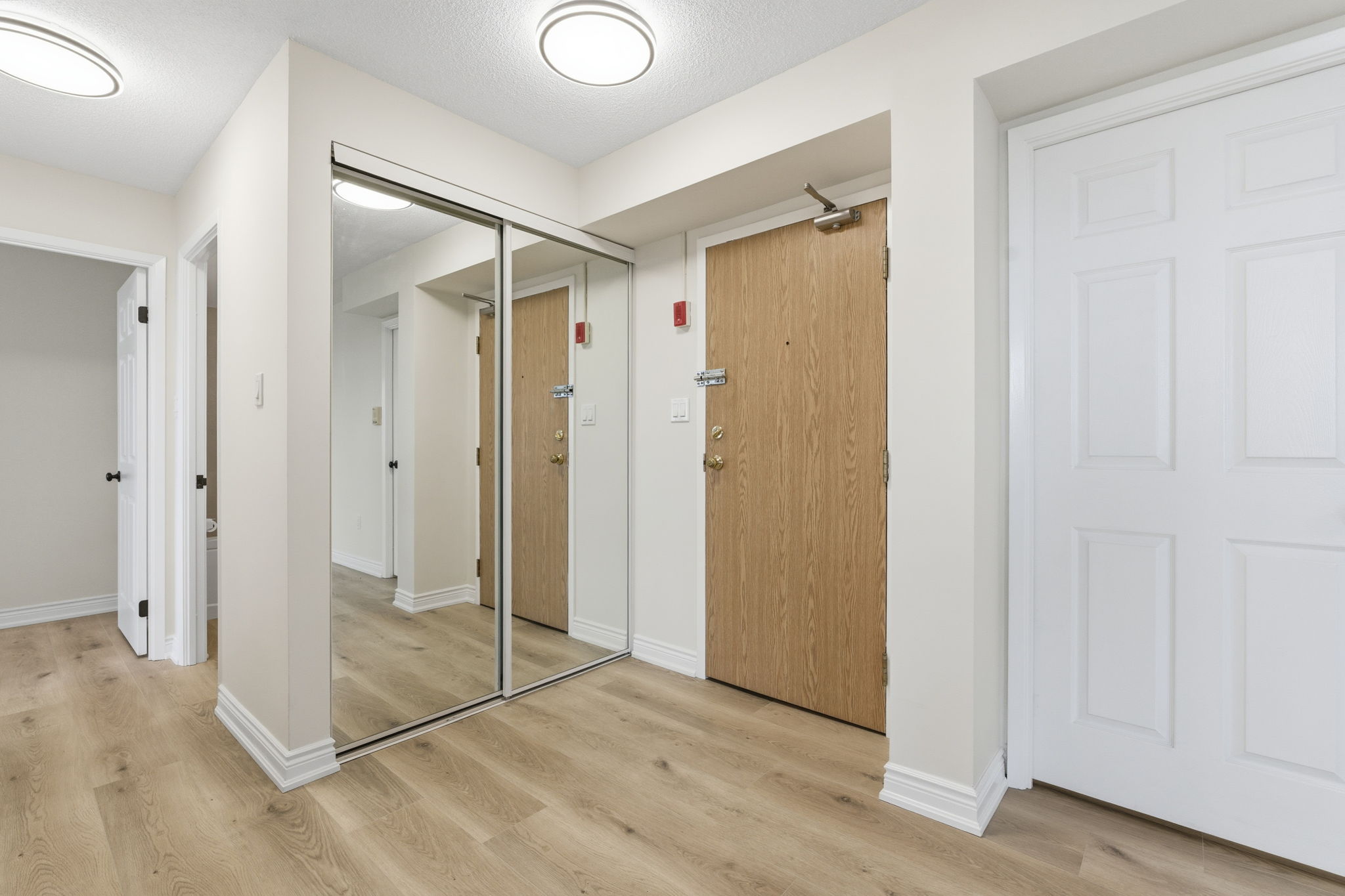 15-web-or-mls-432 Main St E 902, Hamilton-15