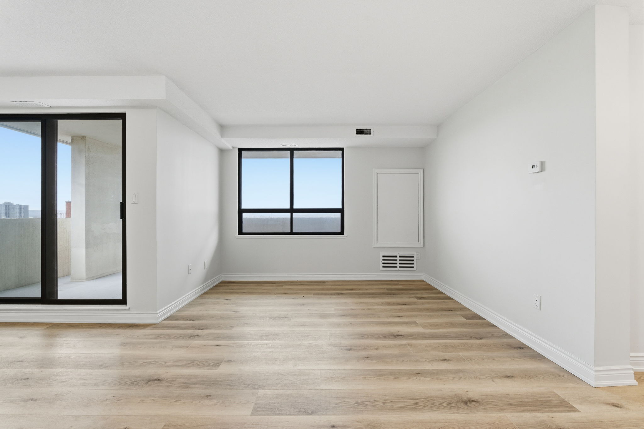 19-web-or-mls-432 Main St E 902, Hamilton-19