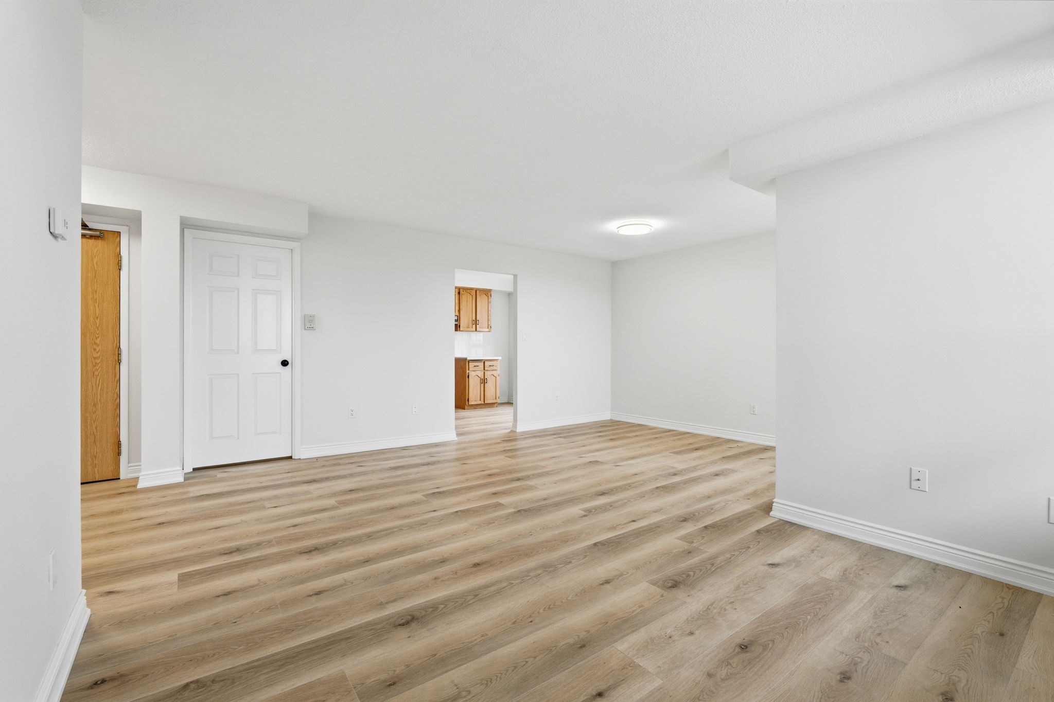 20-web-or-mls-432 Main St E 902, Hamilton-20