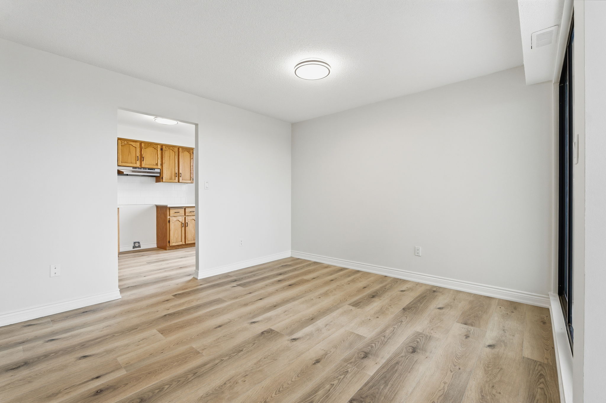 22-web-or-mls-432 Main St E 902, Hamilton-22